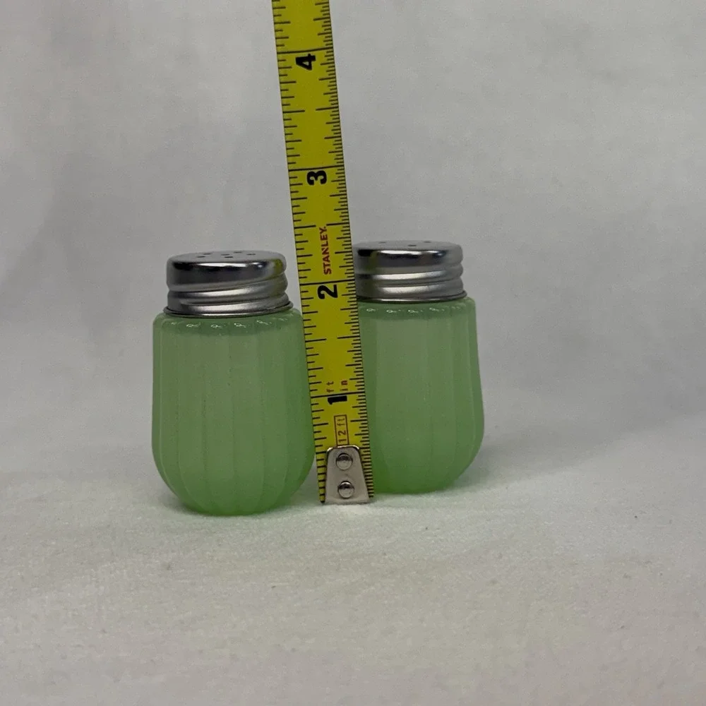 Vintage Style Green Jadeite Ribbed Glass Salt & Pepper Shaker Set Mini 2.5